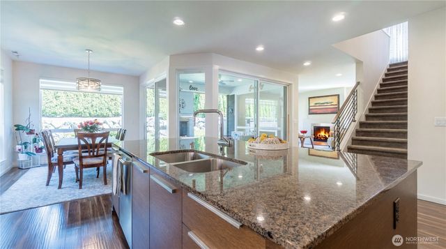 5852 S 326th Court, Auburn, WA 98001