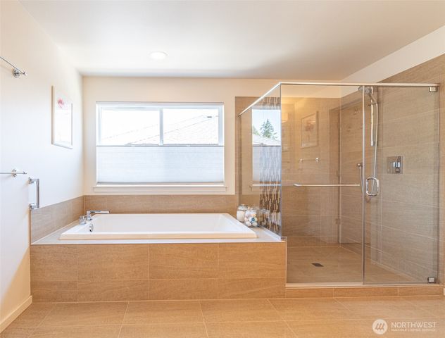 5852 S 326th Court, Auburn, WA 98001