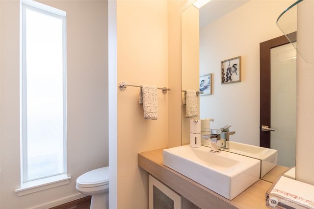 5852 S 326th Court, Auburn, WA 98001