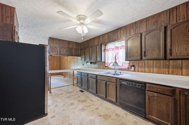 123 Lexington Avenue, Elizabethton, TN 37643