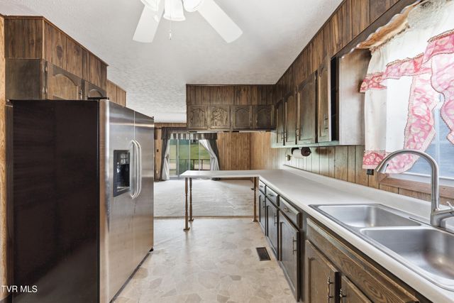 123 Lexington Avenue, Elizabethton, TN 37643