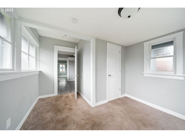 283 18TH Ave, Longview, WA 98632