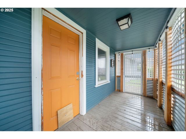 283 18TH Ave, Longview, WA 98632