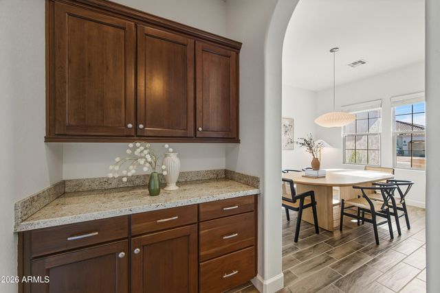 3930 E IRIS Drive, Chandler, AZ 85286