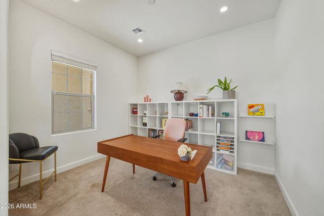 3930 E IRIS Drive, Chandler, AZ 85286