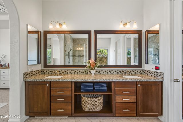 3930 E IRIS Drive, Chandler, AZ 85286