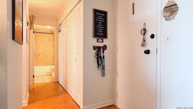 7039 San Pedro Ave Apt 812, San Antonio, TX 78216