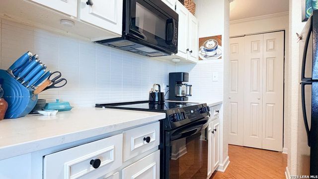 7039 San Pedro Ave Apt 812, San Antonio, TX 78216