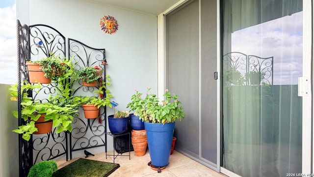 7039 San Pedro Ave Apt 812, San Antonio, TX 78216