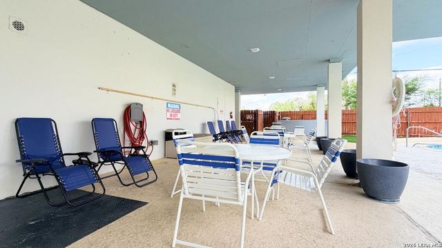 7039 San Pedro Ave Apt 812, San Antonio, TX 78216