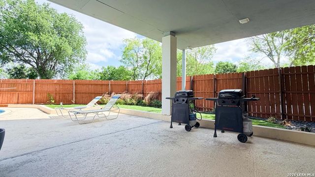 7039 San Pedro Ave Apt 812, San Antonio, TX 78216