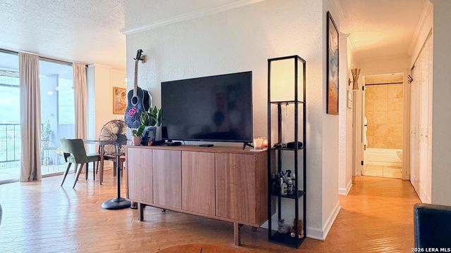 7039 San Pedro Ave Apt 812, San Antonio, TX 78216