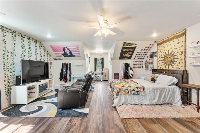 6513 W Hearth Stone Drive, Rogers, AR 72758