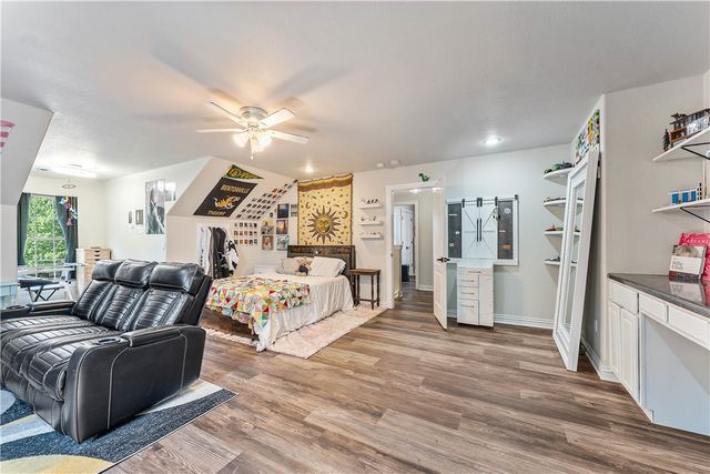 6513 W Hearth Stone Drive, Rogers, AR 72758