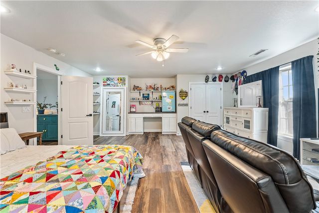 6513 W Hearth Stone Drive, Rogers, AR 72758
