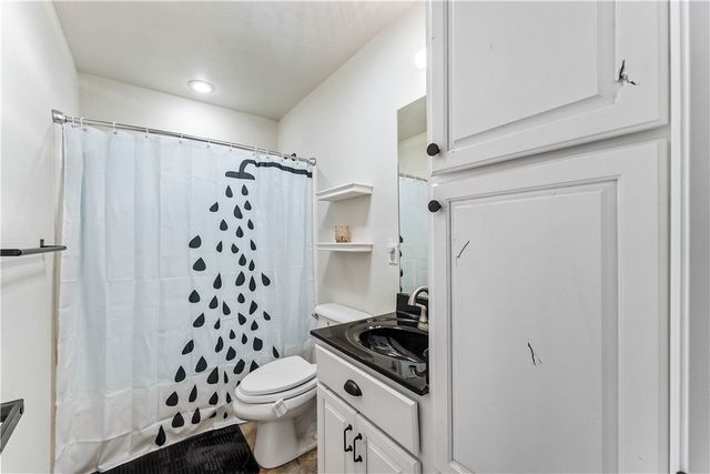 6513 W Hearth Stone Drive, Rogers, AR 72758