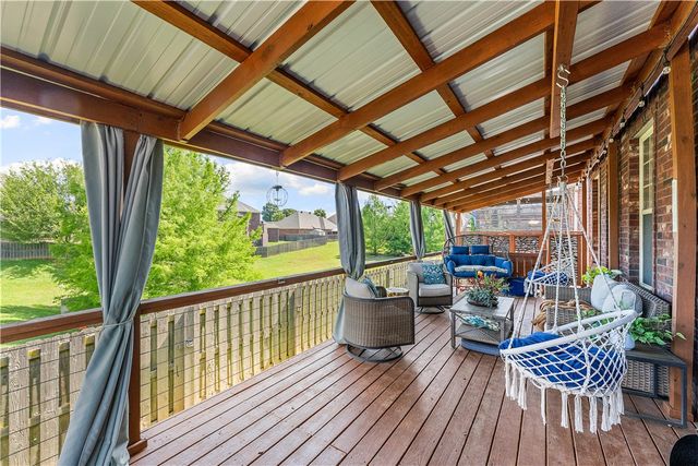 6513 W Hearth Stone Drive, Rogers, AR 72758