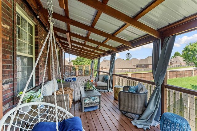 6513 W Hearth Stone Drive, Rogers, AR 72758