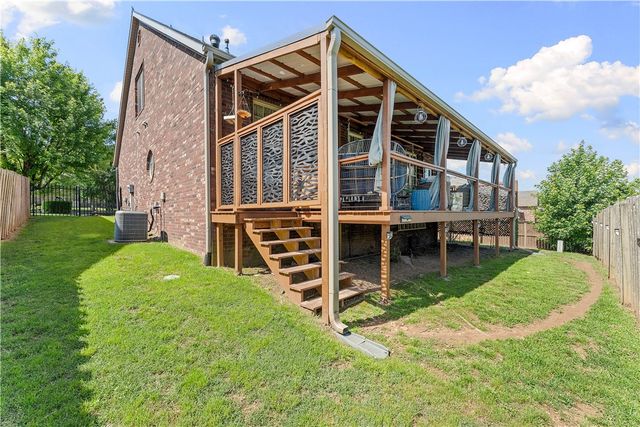 6513 W Hearth Stone Drive, Rogers, AR 72758