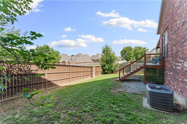 6513 W Hearth Stone Drive, Rogers, AR 72758