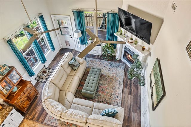 6513 W Hearth Stone Drive, Rogers, AR 72758