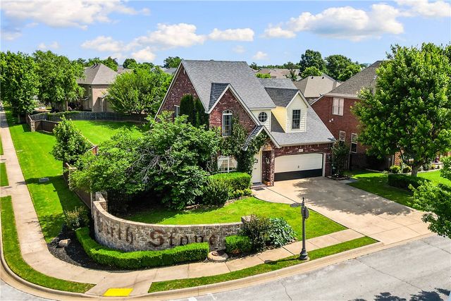 6513 W Hearth Stone Drive, Rogers, AR 72758