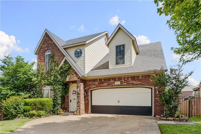 6513 W Hearth Stone Drive, Rogers, AR 72758