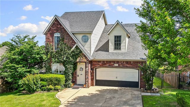 6513 W Hearth Stone Drive, Rogers, AR 72758