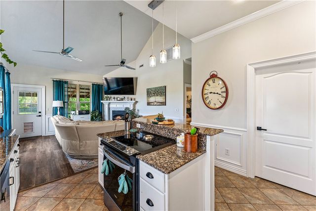 6513 W Hearth Stone Drive, Rogers, AR 72758