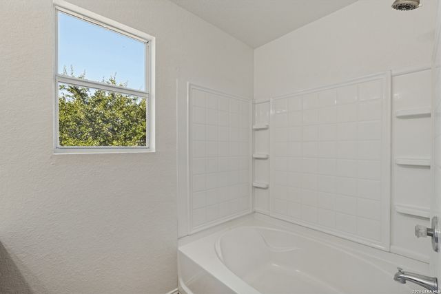 3606 Friendly Acres, Selma, TX 78154