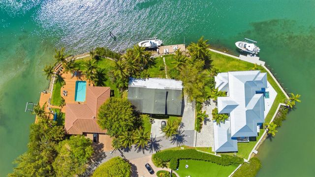 1305 Peninsular Road, Jupiter, FL 33469