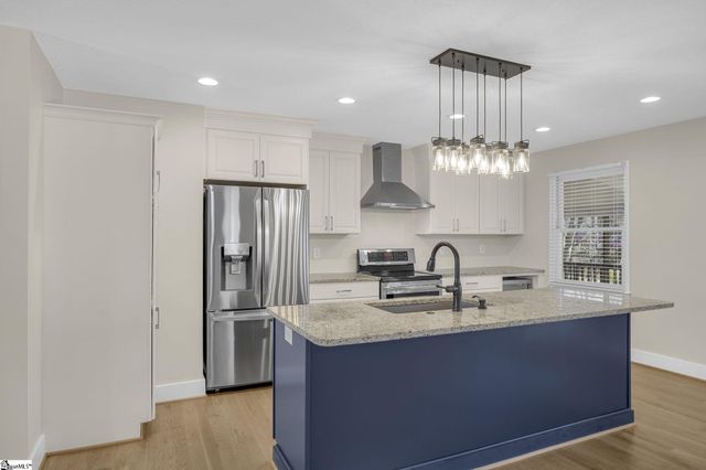 101 Cardinal Drive, Seneca, SC 29672