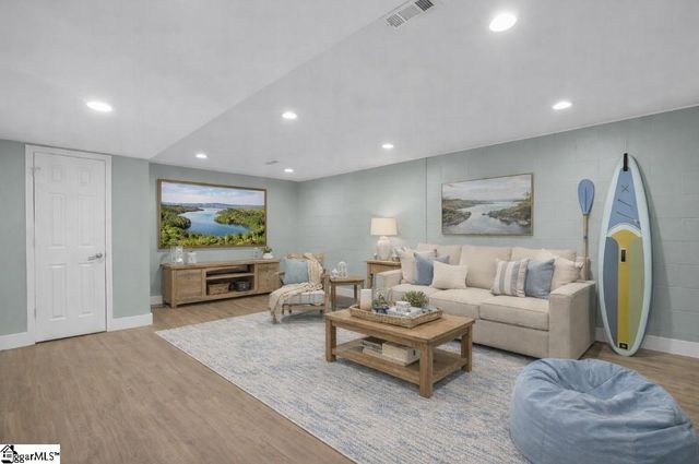 101 Cardinal Drive, Seneca, SC 29672