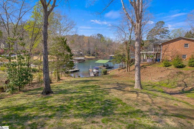 101 Cardinal Drive, Seneca, SC 29672