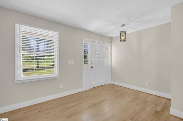 101 Cardinal Drive, Seneca, SC 29672