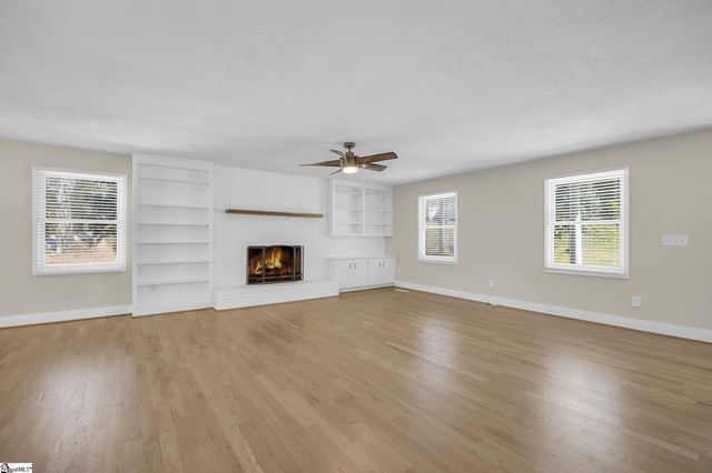 101 Cardinal Drive, Seneca, SC 29672