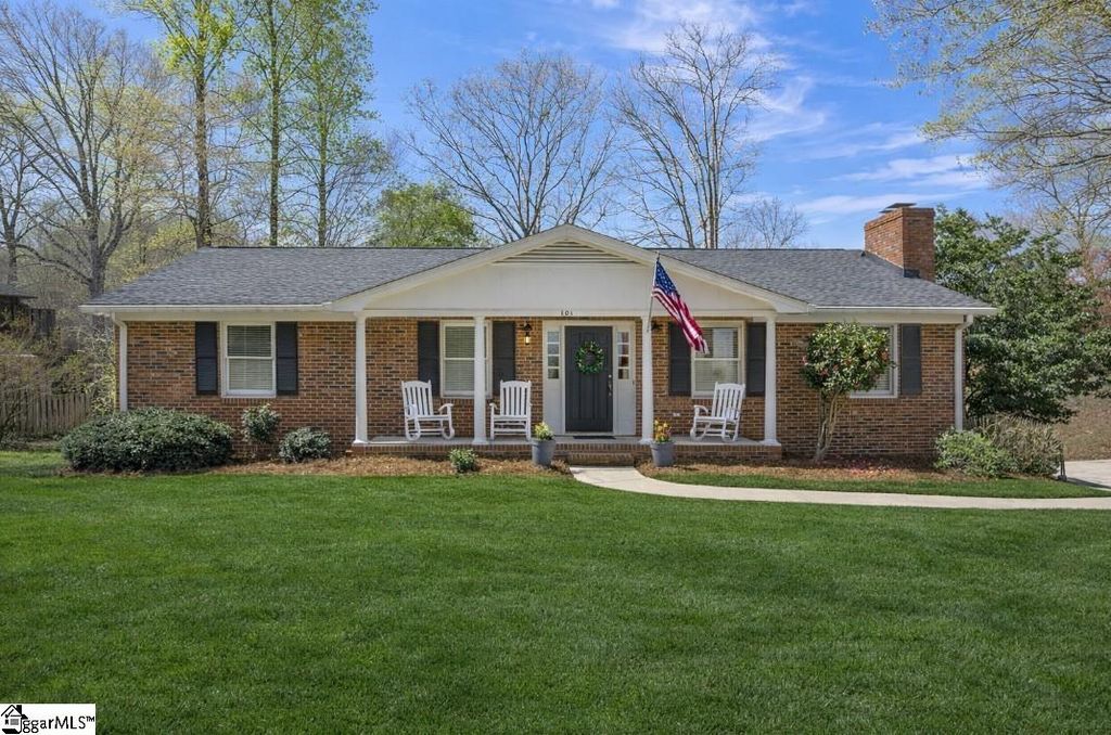 101 Cardinal Drive, Seneca, SC 29672