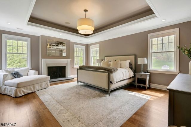 138 Oakwood Rd, Watchung Boro, NJ 07069