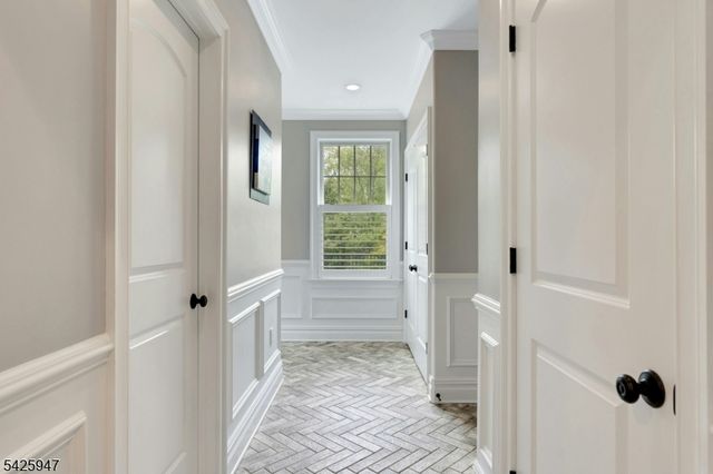 138 Oakwood Rd, Watchung Boro, NJ 07069