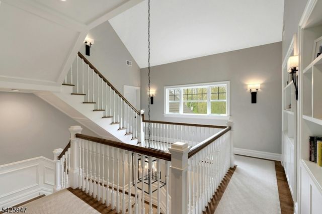 138 Oakwood Rd, Watchung Boro, NJ 07069