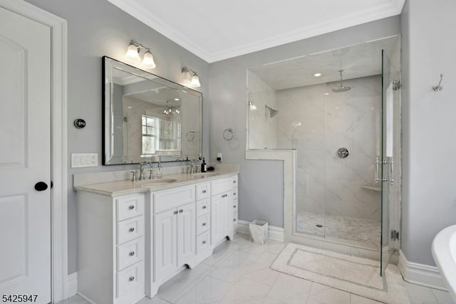 138 Oakwood Rd, Watchung Boro, NJ 07069