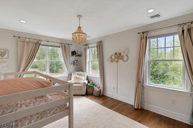 138 Oakwood Rd, Watchung Boro, NJ 07069
