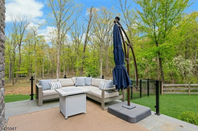 138 Oakwood Rd, Watchung Boro, NJ 07069