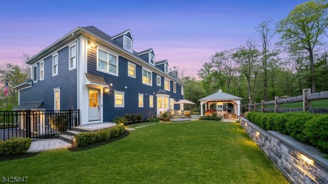 138 Oakwood Rd, Watchung Boro, NJ 07069