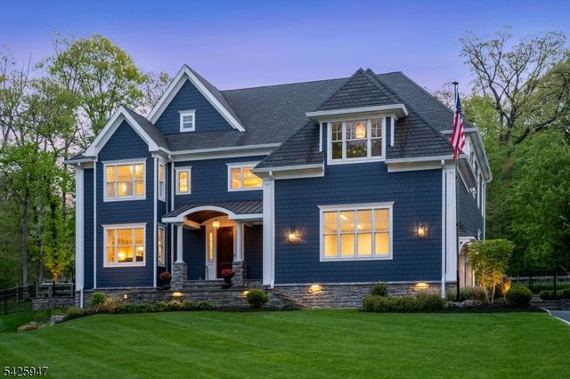 138 Oakwood Rd, Watchung Boro, NJ 07069