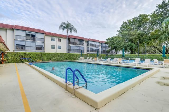 700 S HOLLYBROOK Drive 104, Pembroke Pines, FL 33025