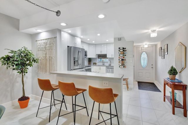 700 S HOLLYBROOK Drive 104, Pembroke Pines, FL 33025