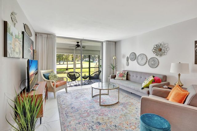 700 S HOLLYBROOK Drive 104, Pembroke Pines, FL 33025