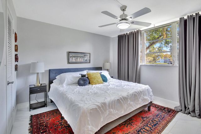 700 S HOLLYBROOK Drive 104, Pembroke Pines, FL 33025