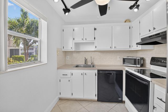 449 MONACO J, Delray Beach, FL 33446